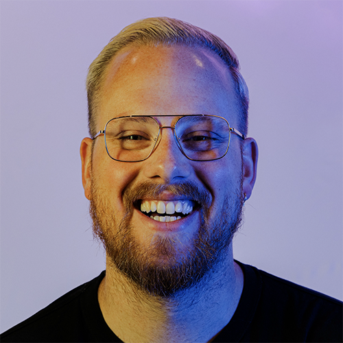 Taylor Desseyn's headshot