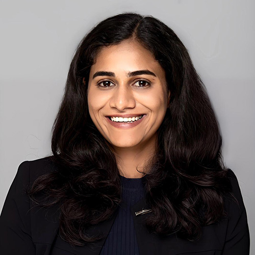 Lahari Chowtoori's headshot